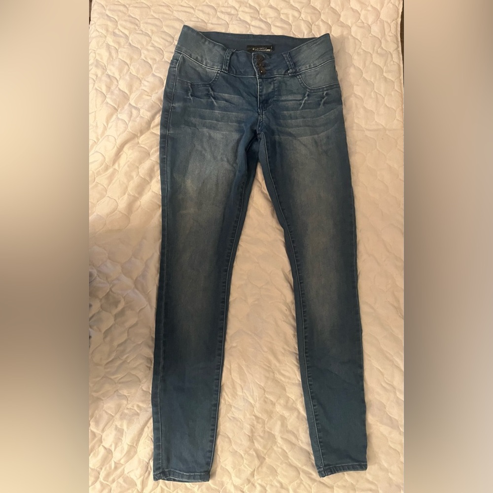 Hot Topic LoveSick Light Blue Denim Stretcy Jeans